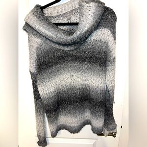 *DONATED* Peace & Pearls Cowl Neck Knit Relaxed Fit Gray Ombré Sweater Sz Small